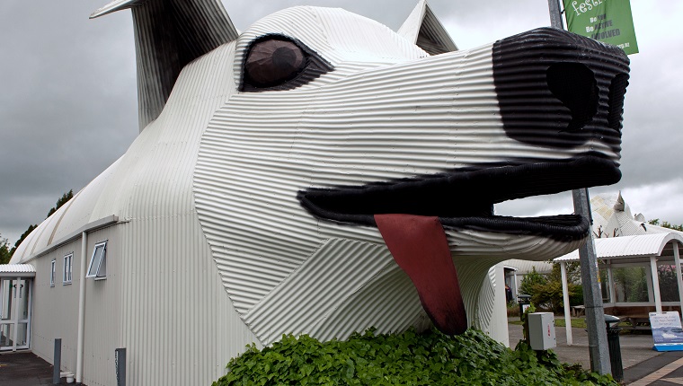 Large, corrugated iron building in the shape of a dog, Tirau Tourist Centre. November 2011.